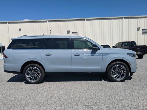 2025 Lincoln Navigator L Reserve