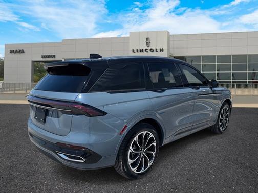 2025 Lincoln Nautilus Reserve