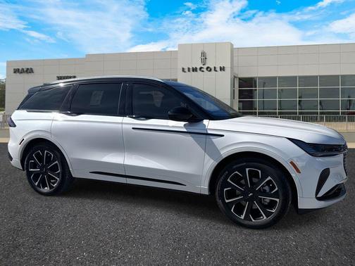 2025 Lincoln Nautilus Reserve