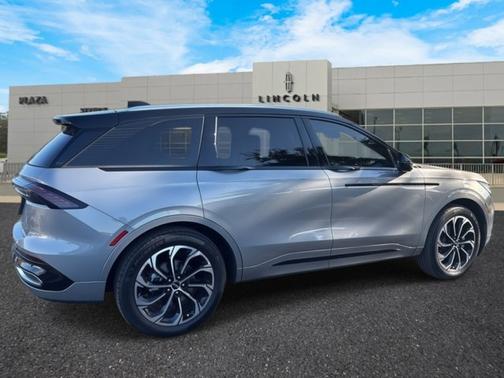 2025 Lincoln Nautilus Reserve