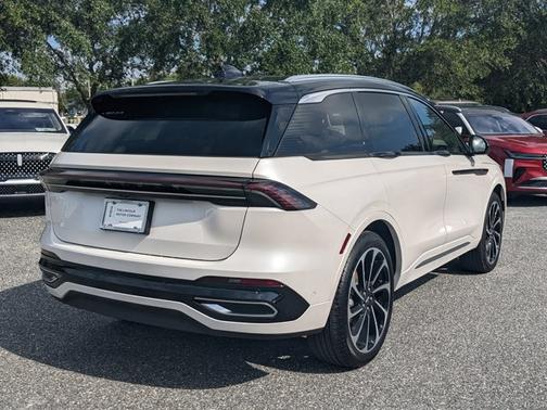 2024 Lincoln Nautilus Black Label