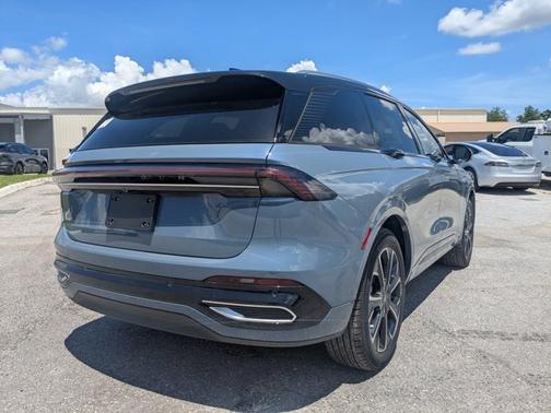 2025 Lincoln Nautilus Reserve
