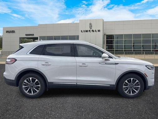 Ceramic Pearl 2021 Lincoln Nautilus Reserve