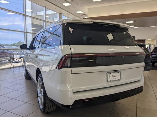 2025 Lincoln Navigator Reserve