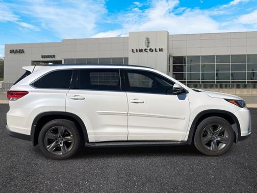 2017 Toyota Highlander Limited