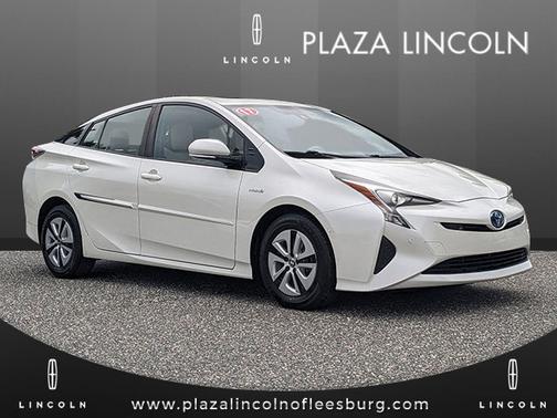 2017 Toyota Prius Four Touring