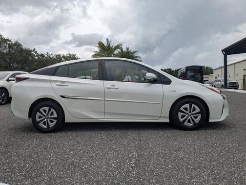 2017 Toyota Prius Four Touring