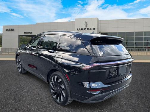 2025 Lincoln Nautilus Reserve