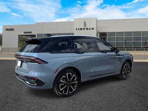 2025 Lincoln Nautilus Reserve