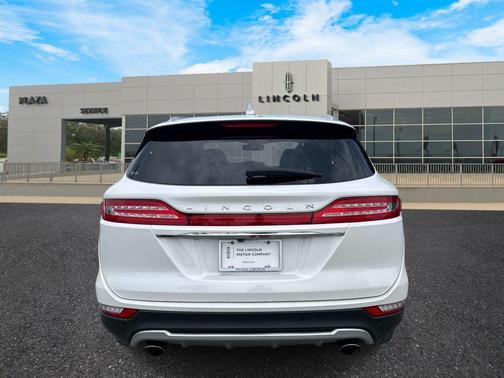 White Platinum Metallic Tri-Coat 2019 Lincoln MKC Reserve