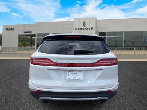 White Platinum Metallic Tri-Coat 2019 Lincoln MKC Reserve
