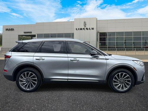 Silver Radiance Metallic Clearcoat 2023 Lincoln Corsair Reserve