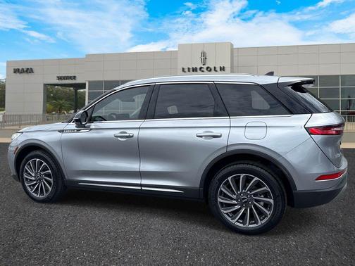 Silver Radiance Metallic Clearcoat 2023 Lincoln Corsair Reserve