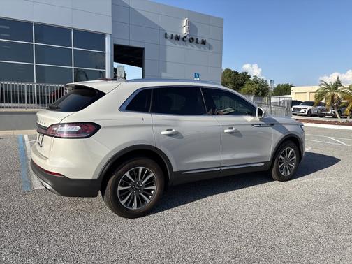 2022 Lincoln Nautilus Standard