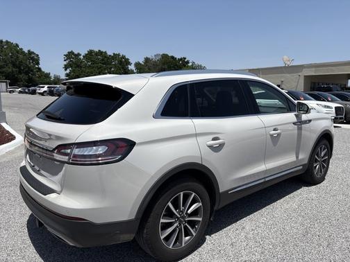 2021 Lincoln Nautilus Standard