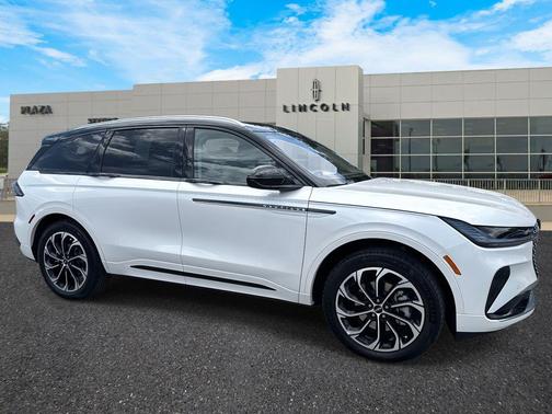 2025 Lincoln Nautilus Reserve