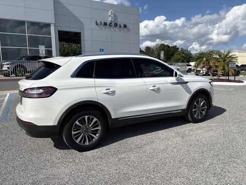 2022 Lincoln Nautilus Standard