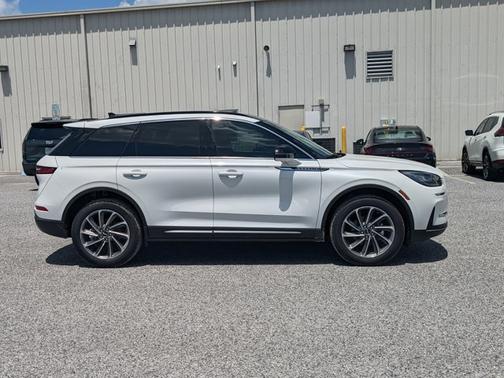 2025 Lincoln Corsair Premiere
