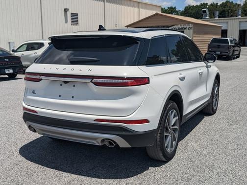 2025 Lincoln Corsair Premiere
