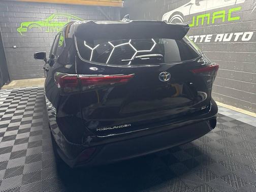 2021 Toyota Highlander Hybrid XLE
