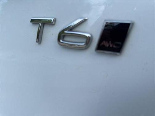 2021 Volvo XC90 T6 Momentum