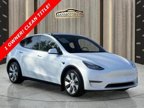 Pearl White Multi-Co 2022 Tesla Model Y Long Range Dual Motor All-Wheel Drive