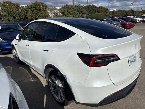 2022 Tesla Model Y Long Range Dual Motor All-Wheel Drive
