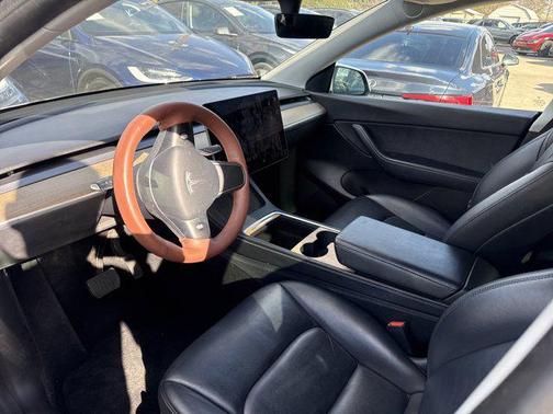 2022 Tesla Model Y Long Range Dual Motor All-Wheel Drive