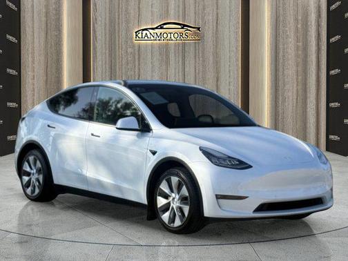 2022 Tesla Model Y Long Range Dual Motor All-Wheel Drive