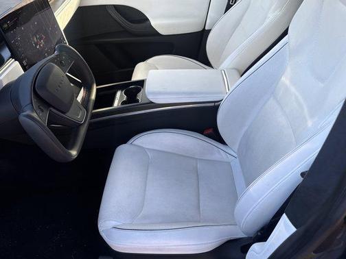 2022 Tesla Model X Plaid Tri Motor All-Wheel Drive