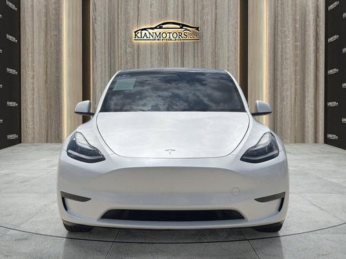Pearl White Multi-Co 2023 Tesla Model Y Long Range Dual Motor All-Wheel Drive