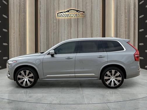 Vapour Grey Metallic 2025 Volvo XC90 Plug-In Hybrid T8 Ultra 7-Seater