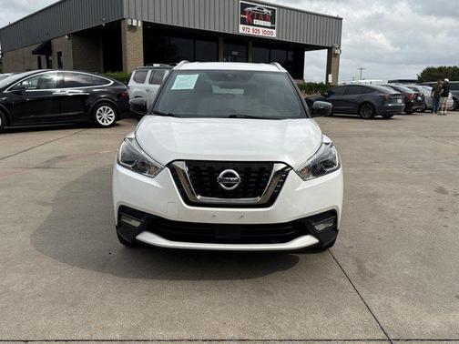 2020 Nissan Kicks SR