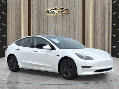 Pearl White Multi-Co 2023 Tesla Model 3 Standard Range