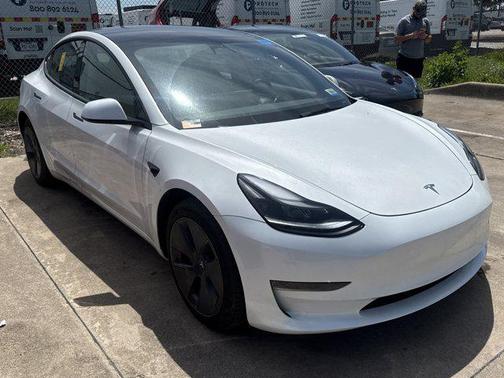 Pearl White Multi-Co 2023 Tesla Model 3 Standard Range