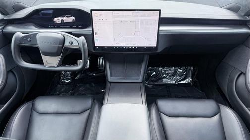 Pearl White Multi-Co 2022 Tesla Model S Plaid