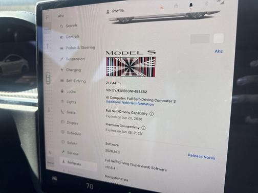 Pearl White Multi-Co 2022 Tesla Model S Plaid