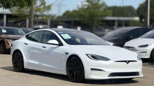 Pearl White Multi-Co 2022 Tesla Model S Plaid