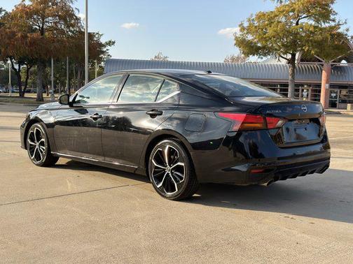 2023 Nissan Altima SR FWD