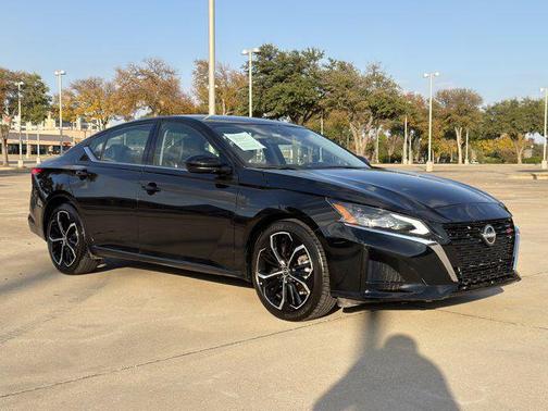 2023 Nissan Altima SR FWD