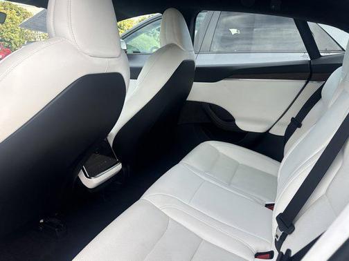 2022 Tesla Model S Dual Motor All-Wheel Drive