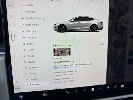 Pearl White Multi-Co 2022 Tesla Model S Plaid