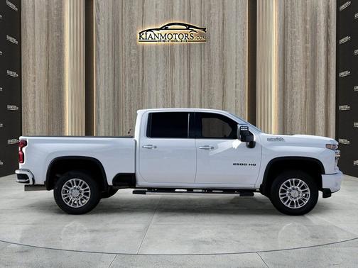 Summit White 2020 Chevrolet Silverado 2500 High Country