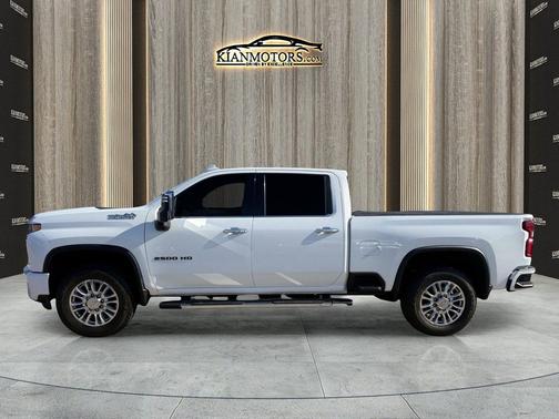 Summit White 2020 Chevrolet Silverado 2500 High Country