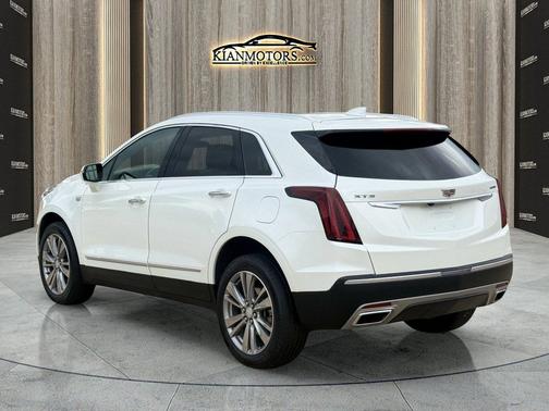 White 2024 Cadillac XT5 Premium Luxury