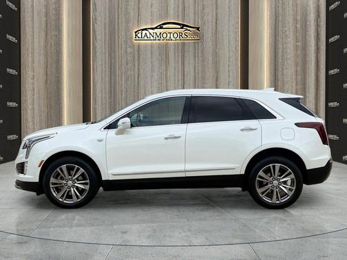 White 2024 Cadillac XT5 Premium Luxury