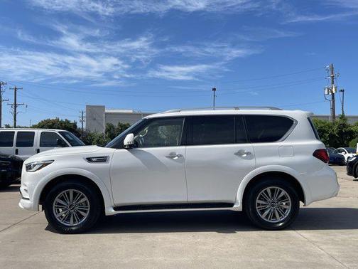 2024 INFINITI QX80 Luxe