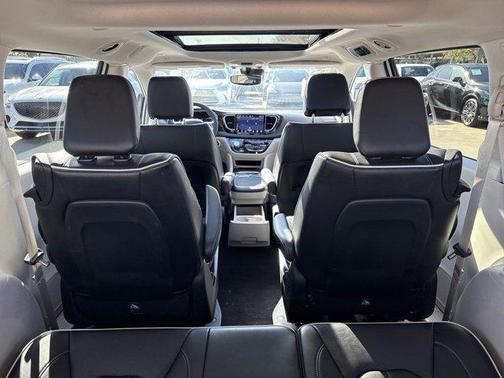 2022 Chrysler Pacifica Hybrid Limited