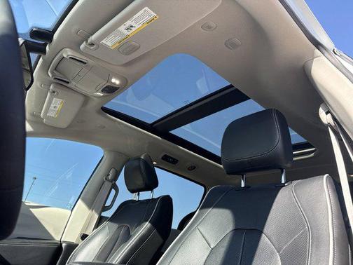 2022 Chrysler Pacifica Hybrid Limited