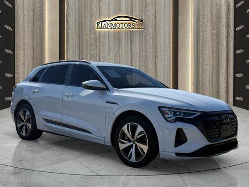 2024 Audi Q8 e-tron Premium